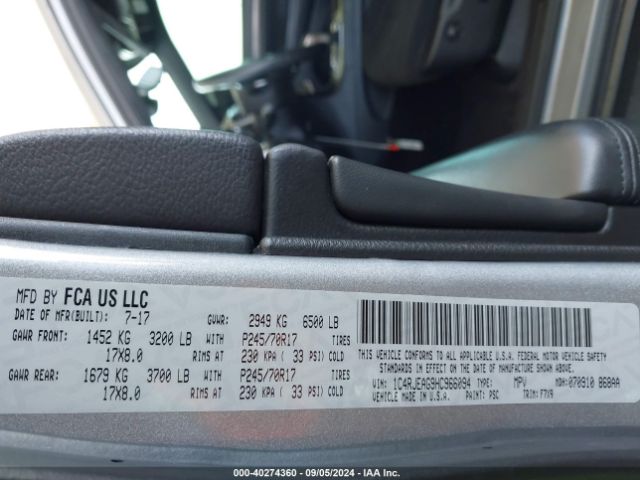 1C4RJEAG9HC966094 Jeep Grand Cherokee Laredo 4x2