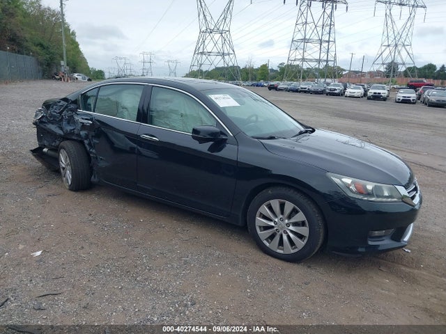 2015 1HGCR3F88FA007218 main image