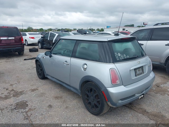 2005 MINI COOPER S WMWRE33595TL12001 Photo 2
