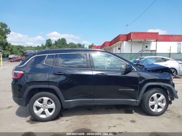 3C4NJDBB9KT806885 Jeep Compass Latitude 4x4