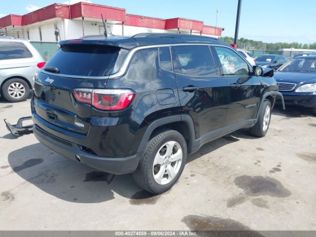 3C4NJDBB9KT806885 Jeep Compass Latitude 4x4