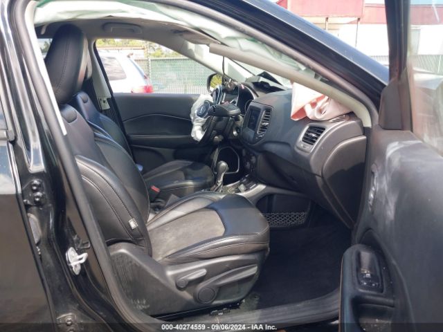 3C4NJDBB9KT806885 Jeep Compass Latitude 4x4