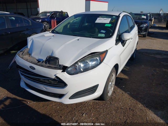 Ford FIESTA SE 2018 3FADP4BJ3JM106294 Image 2