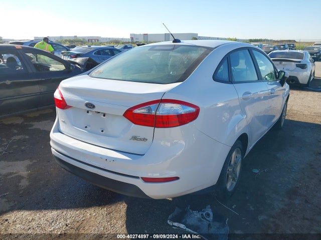 Ford FIESTA SE 2018 3FADP4BJ3JM106294 Image 4