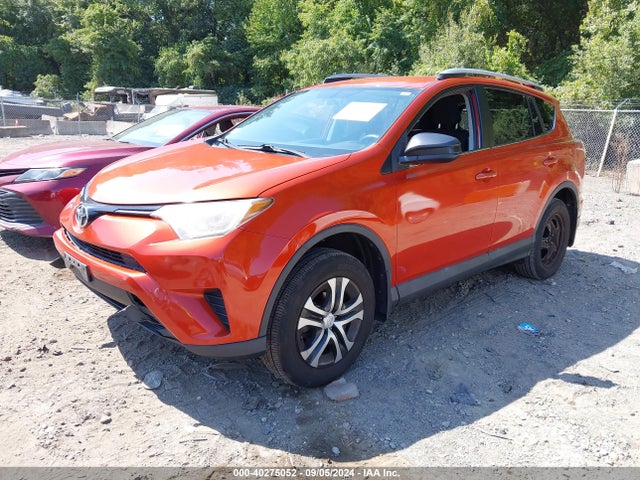 Toyota RAV4 LE 2016 2T3BFREV4GW412976 Image 2