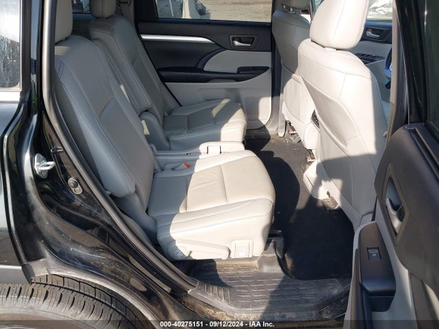 Toyota Highlander Xle 2019 5TDJZRFH7KS565079 Image 8