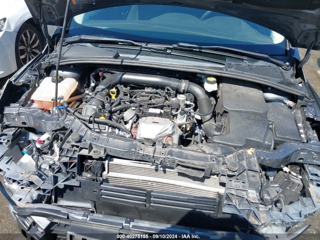 Ford FOCUS SE 2018 1FADP3FE2JL238116 Image 10