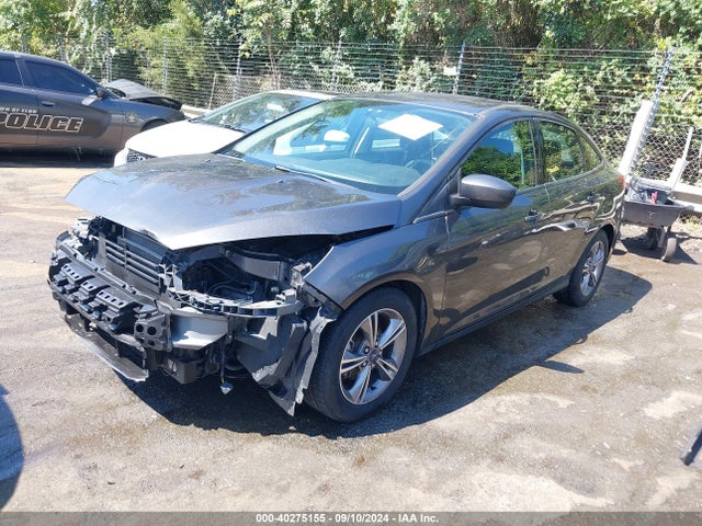 Ford FOCUS SE 2018 1FADP3FE2JL238116 Image 2