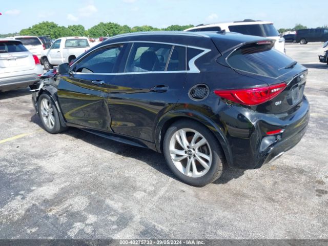 SJKCH5CP1HA020806 Infiniti Qx30 Premium