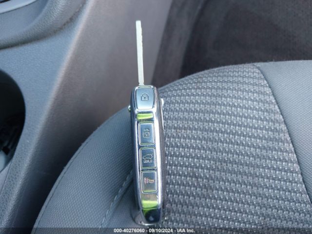 KNDCB3LC3L5440171 KIA NIRO LX