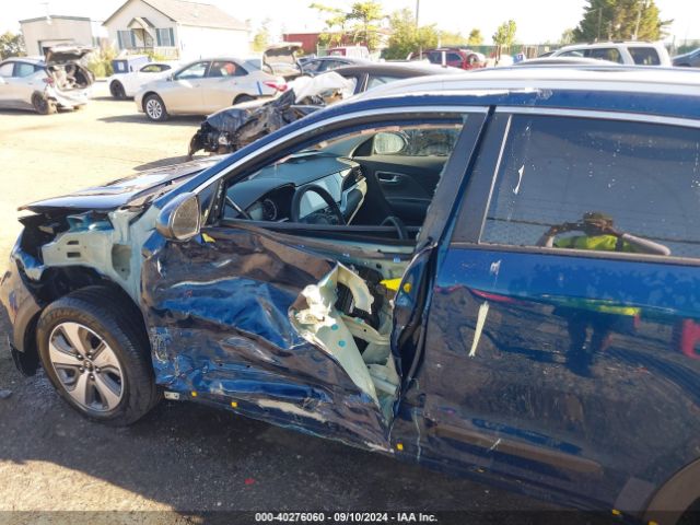 KNDCB3LC3L5440171 KIA NIRO LX