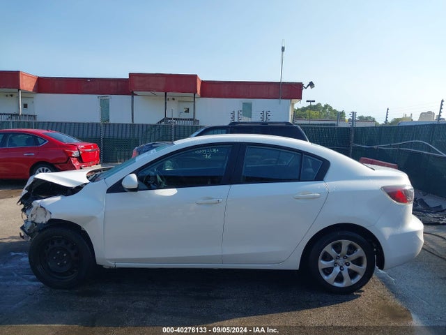 2013 Mazda Mazda3 I Sport მანქანა იყიდება აუქციონზე, vin: JM1BL1UP0D1851504, აუქციონის ნომერი: 40276133