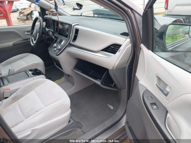 5TDKZ3DC3HS815645 Toyota Sienna Le 8 Passenger