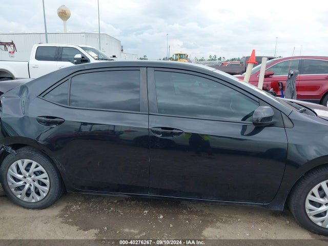 Toyota COROLLA LE 2018 5YFBURHE7JP852998 Image 13