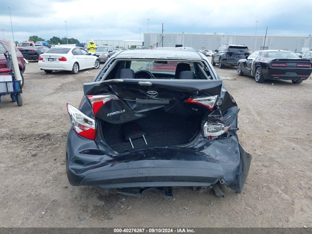 Toyota COROLLA LE 2018 5YFBURHE7JP852998 Image 16