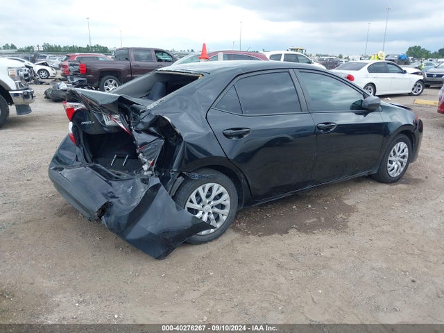 Toyota COROLLA LE 2018 5YFBURHE7JP852998 Image 4