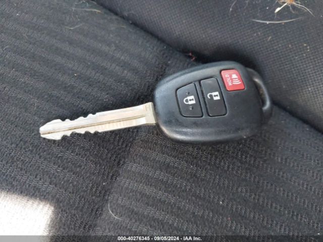 JTMBFREV7HJ143081 Toyota RAV4 LE