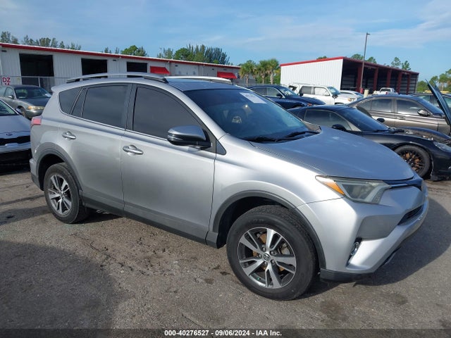 Toyota Rav4 Xle 2017 2T3WFREV4HW405240 main image