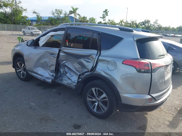 Toyota Rav4 Xle 2017 2T3WFREV4HW405240 Image 3