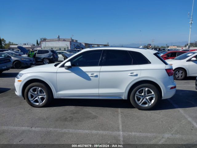 WA1ANAFY2J2013289 Audi Q5 2.0t Premium/2.0t Tech Premium