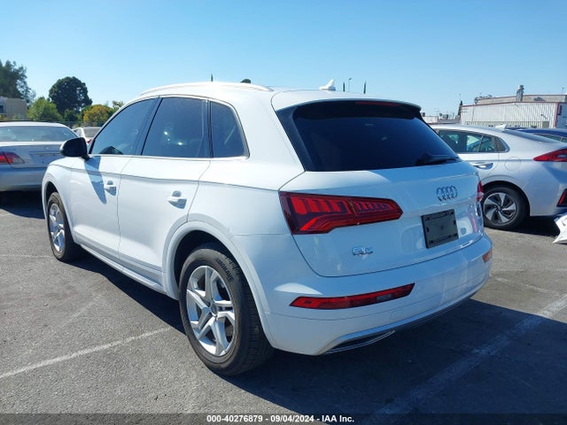 WA1ANAFY2J2013289 Audi Q5 2.0t Premium/2.0t Tech Premium