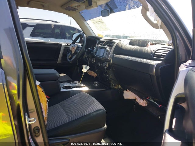 Toyota 4RUNNER SR5 2017 JTEBU5JR2H5445972 Image 5