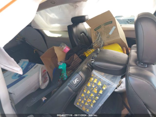 2C4RC1DGXLR163471 Chrysler Voyager Lxi