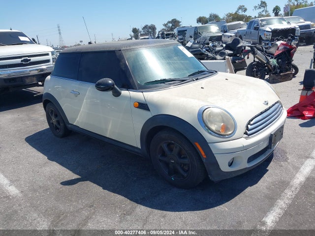 2010 MINI COOPER WMWMF3C56ATZ24027 Photo 0