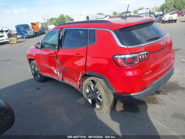 Jeep Compass Latitude 4x4 2018 3C4NJDBB9JT192595 Image 3