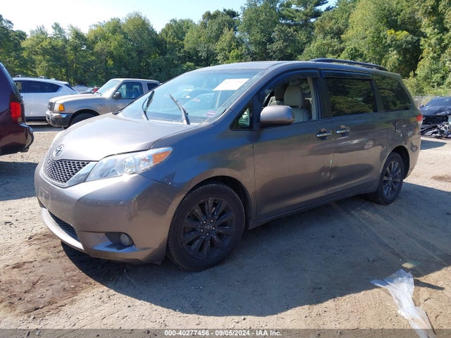 Toyota Sienna Xle 7 Passenger 2014 5TDDK3DC4ES078433 Image 2