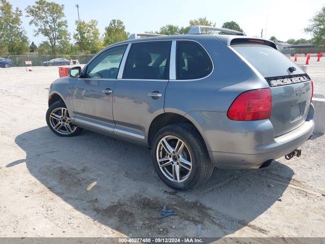 2005 PORSCHE CAYENNE WP1AA29P15LA24535 Photo 2