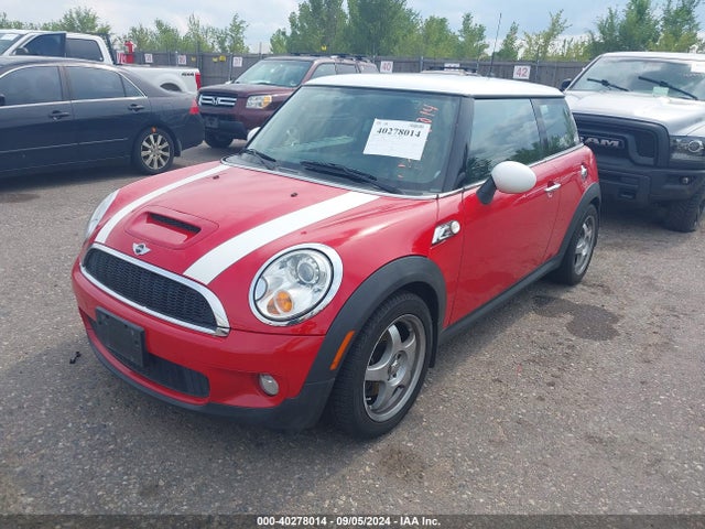 2007 MINI COOPER S WMWMF73547TL90333 Photo 1
