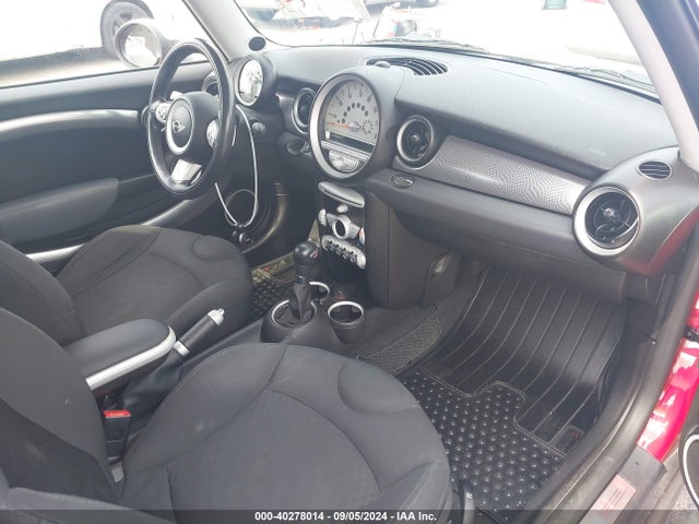 2007 MINI COOPER S WMWMF73547TL90333 Photo 4