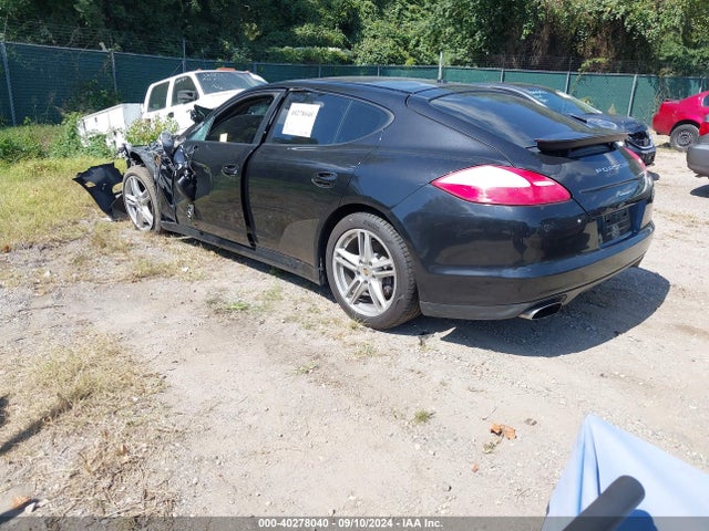 2011 PORSCHE PANAMERA WP0AA2A78BL010642 Photo 2