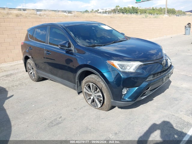 Toyota Rav4 Xle 2017 JTMWFREV5HJ717484 main image