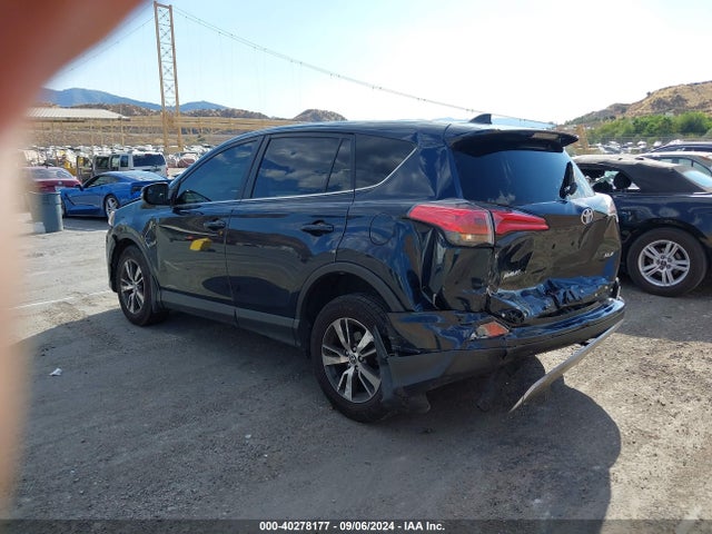 Toyota Rav4 Xle 2017 JTMWFREV5HJ717484 Image 3