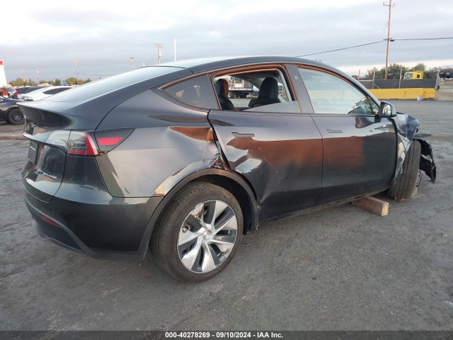 2024 TESLA MODEL Y 7SAYGDEEXRF014709 Photo 3