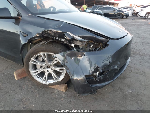 2024 TESLA MODEL Y 7SAYGDEEXRF014709 Photo 5