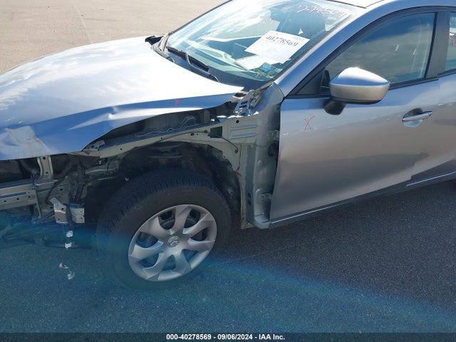 Mazda Mazda3 I Sport 2016 JM1BM1J79G1304849 Image 14