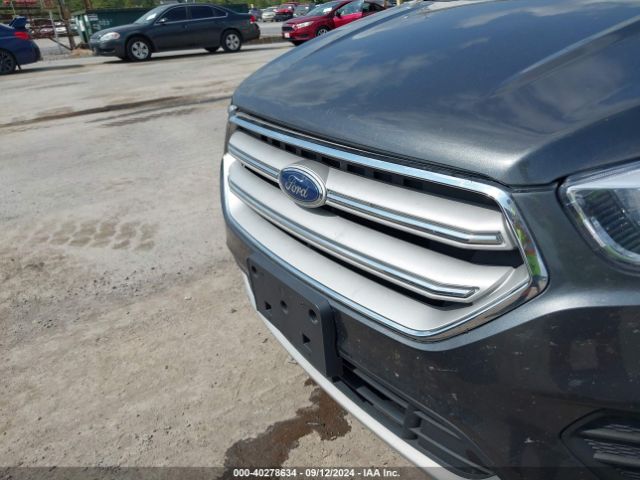 1FMCU9GD3JUC11732 Ford ESCAPE SE