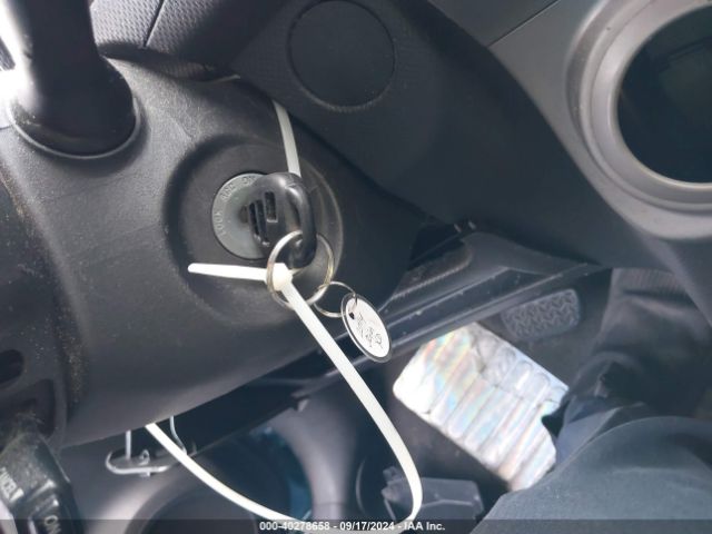 JTKKUPB46E1043063 Scion XD