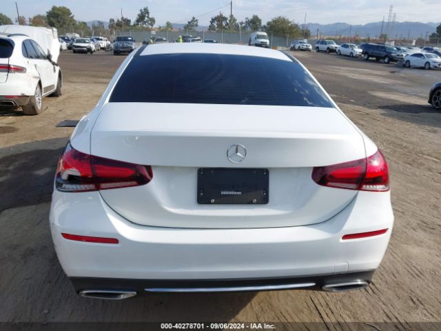 W1K3G4EB7NJ327884 Mercedes-Benz A 220