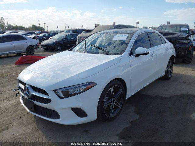 W1K3G4EB7NJ327884 Mercedes-Benz A 220