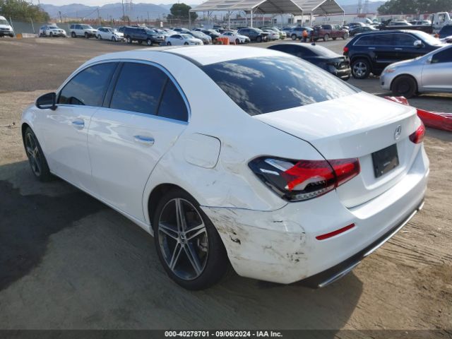 W1K3G4EB7NJ327884 Mercedes-Benz A 220