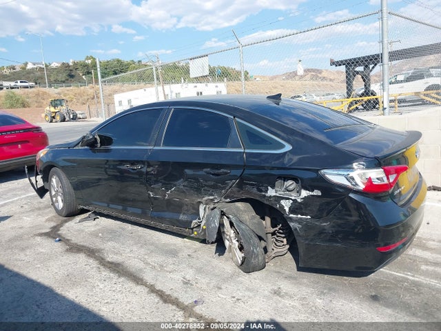 Hyundai SONATA SE 2017 5NPE24AF4HH444717 Image 15