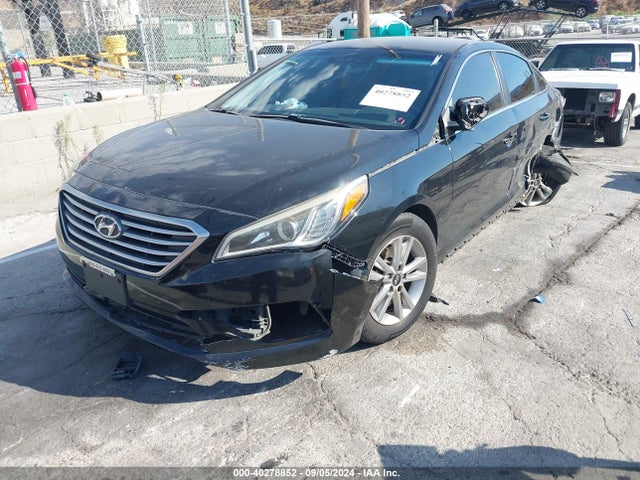 Hyundai SONATA SE 2017 5NPE24AF4HH444717 Image 2
