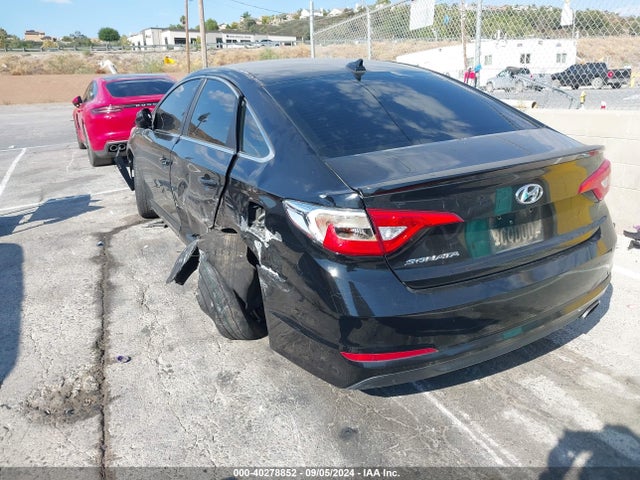 Hyundai SONATA SE 2017 5NPE24AF4HH444717 Image 3