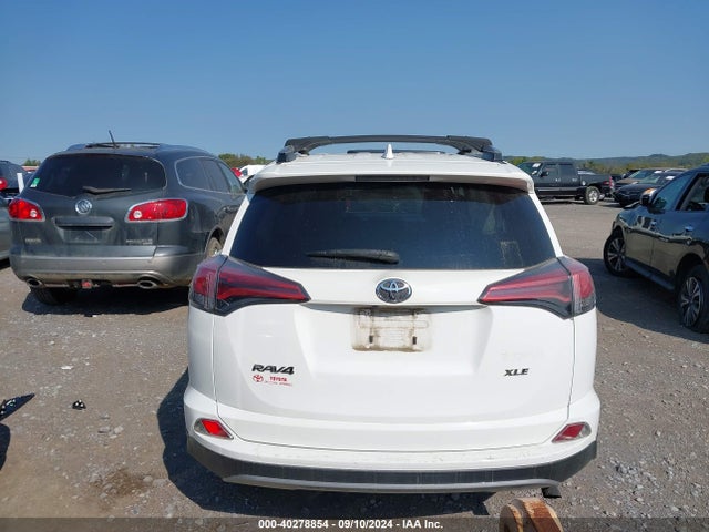 Toyota Rav4 Xle 2018 2T3WFREV5JW416950 Image 17