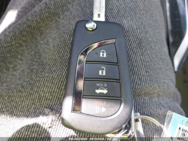 JTDEPMAE9NJ222718 Toyota COROLLA LE