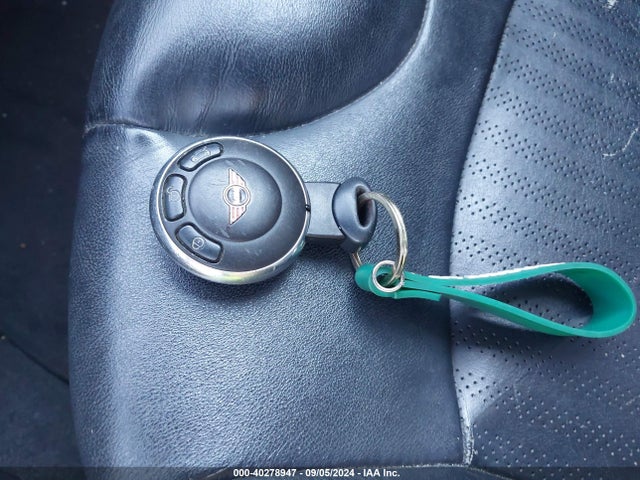 2009 MINI COOPER S CLUBMAN WMWMM33539TP90031 Photo 10